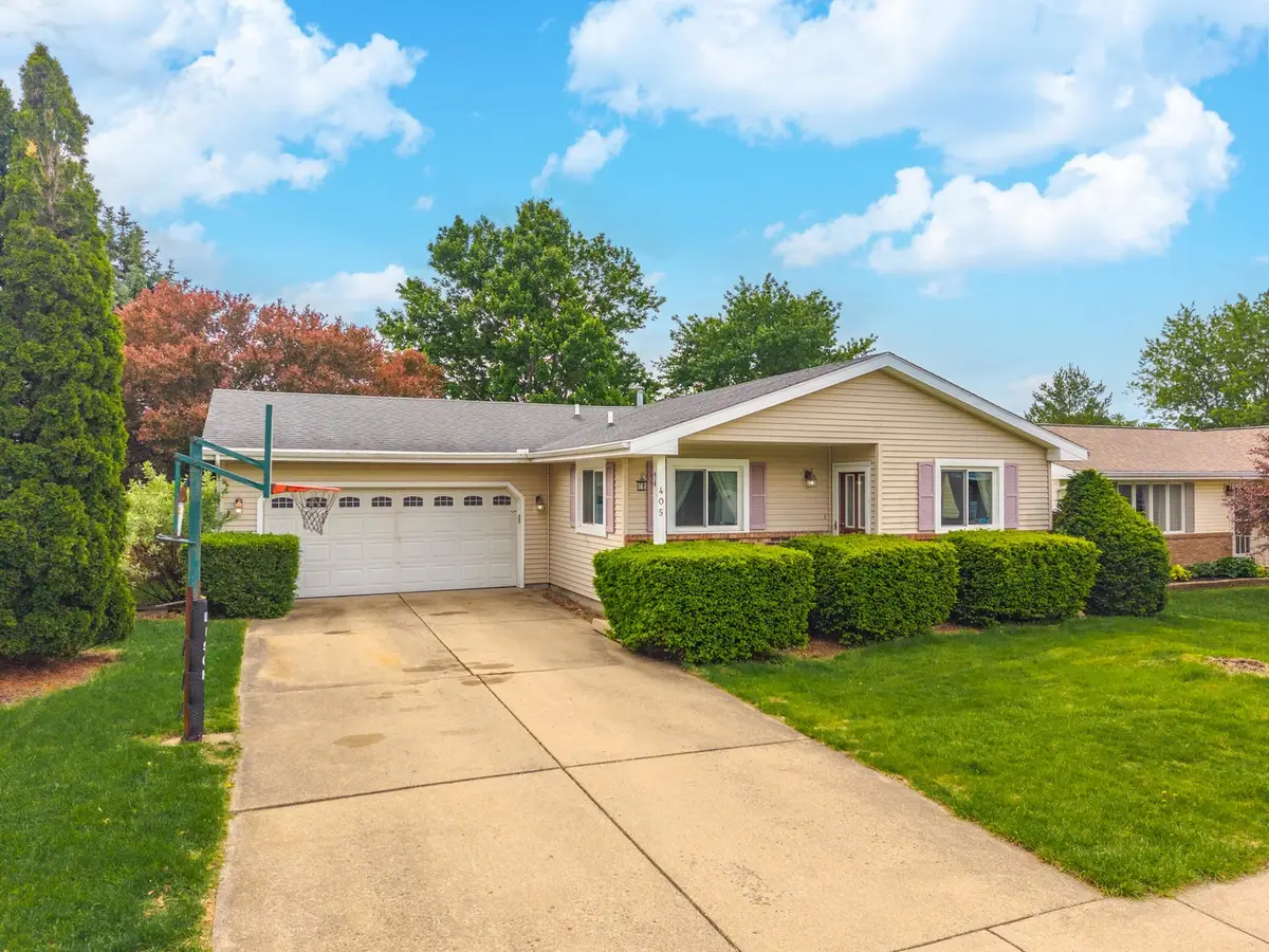 405 Carriage Hills Road, Normal, IL 61761 - #1
