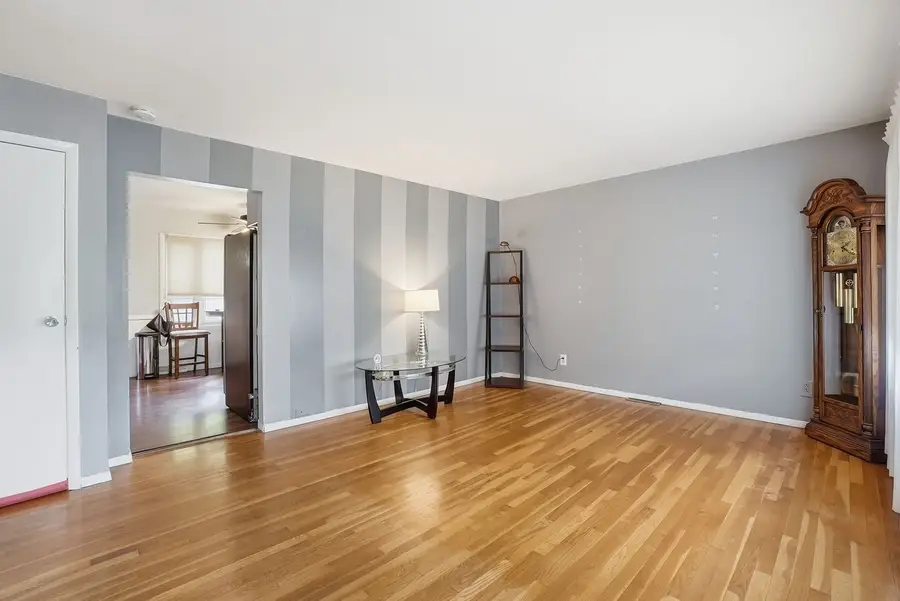 18833 Park Avenue, Lansing, IL 60438 - #3