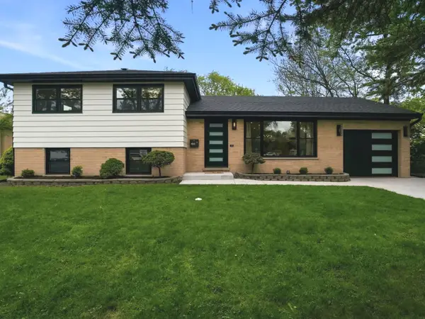 1602 W Willow Lane, Mount Prospect, IL 60056
