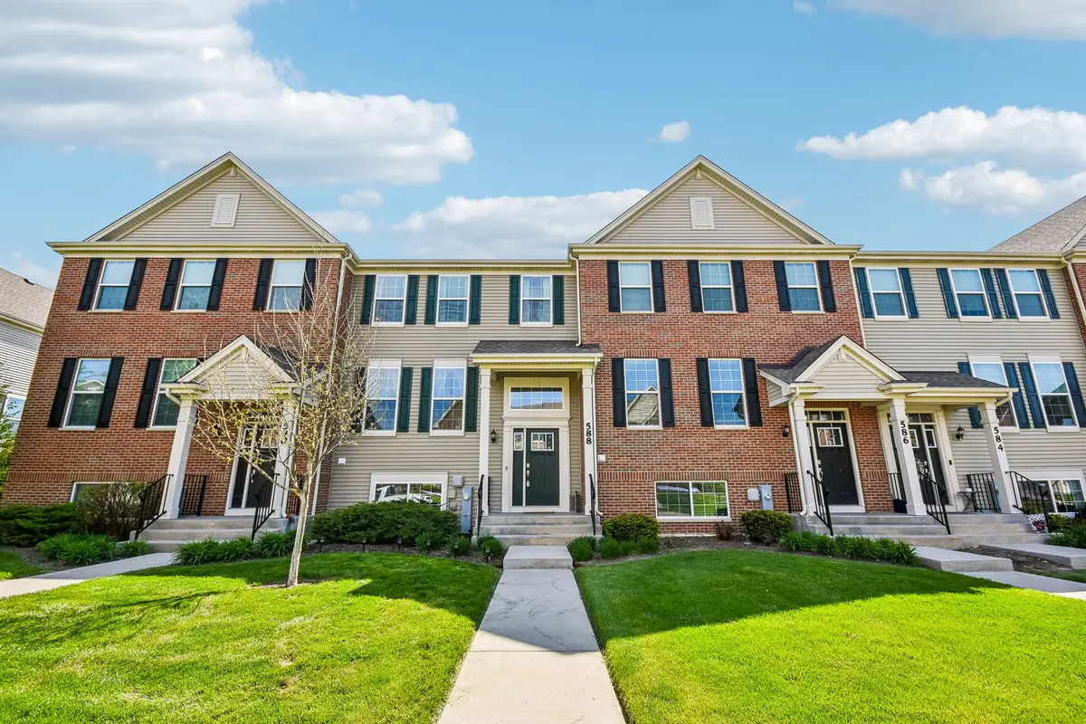 588 Cimmaron Circle, Crystal Lake, IL 60012 - #1