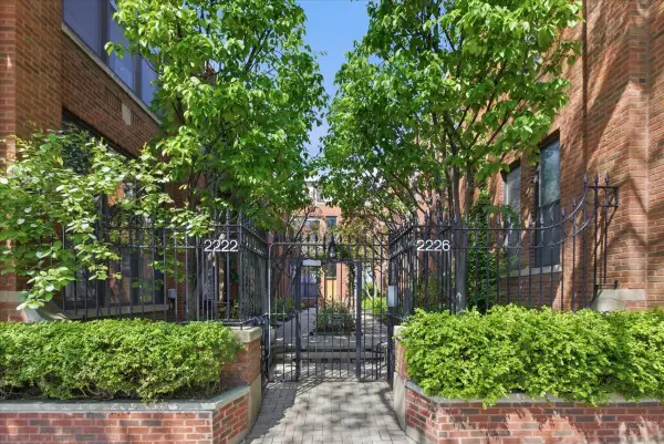 2226 N Racine Avenue #15, Chicago, IL 60614