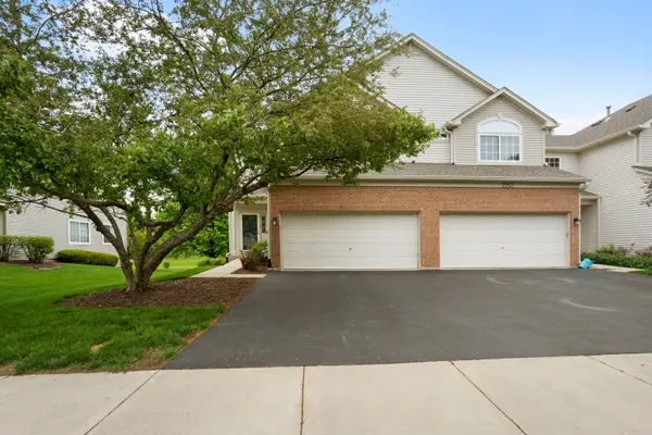 2250 Stoughton Drive, Aurora, IL 60502