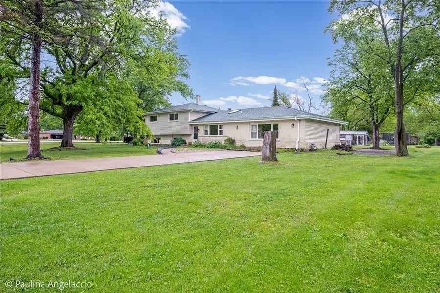 1011 W Wildwood Drive, Prospect Heights, IL 60070 - #2