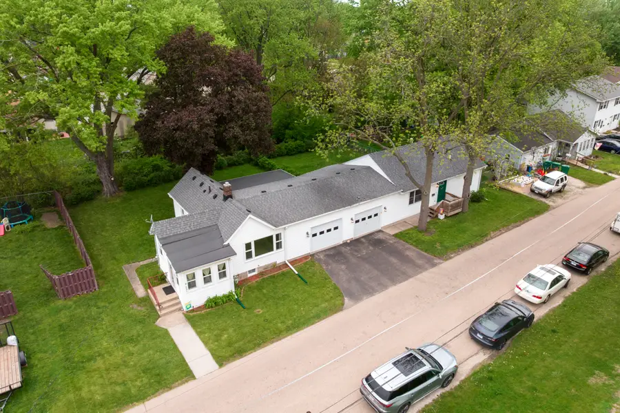 221-223 Ellen Street, Sycamore, IL 60178 - #2