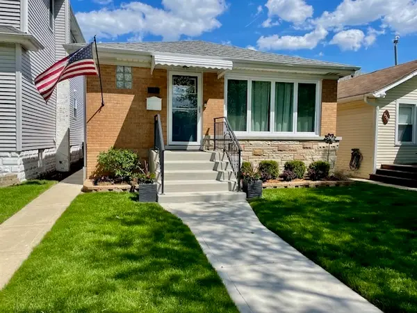 5511 N Neenah Avenue, Chicago, IL 60656