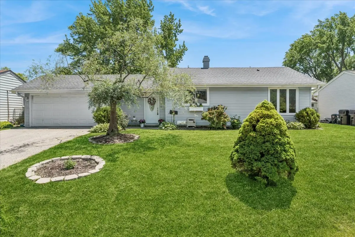 17 Rugby Road, Lake Zurich, IL 60047 - #1