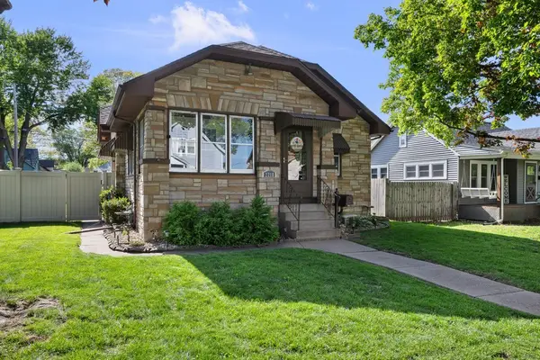 2218 Davie Street, Davenport, IA 52804