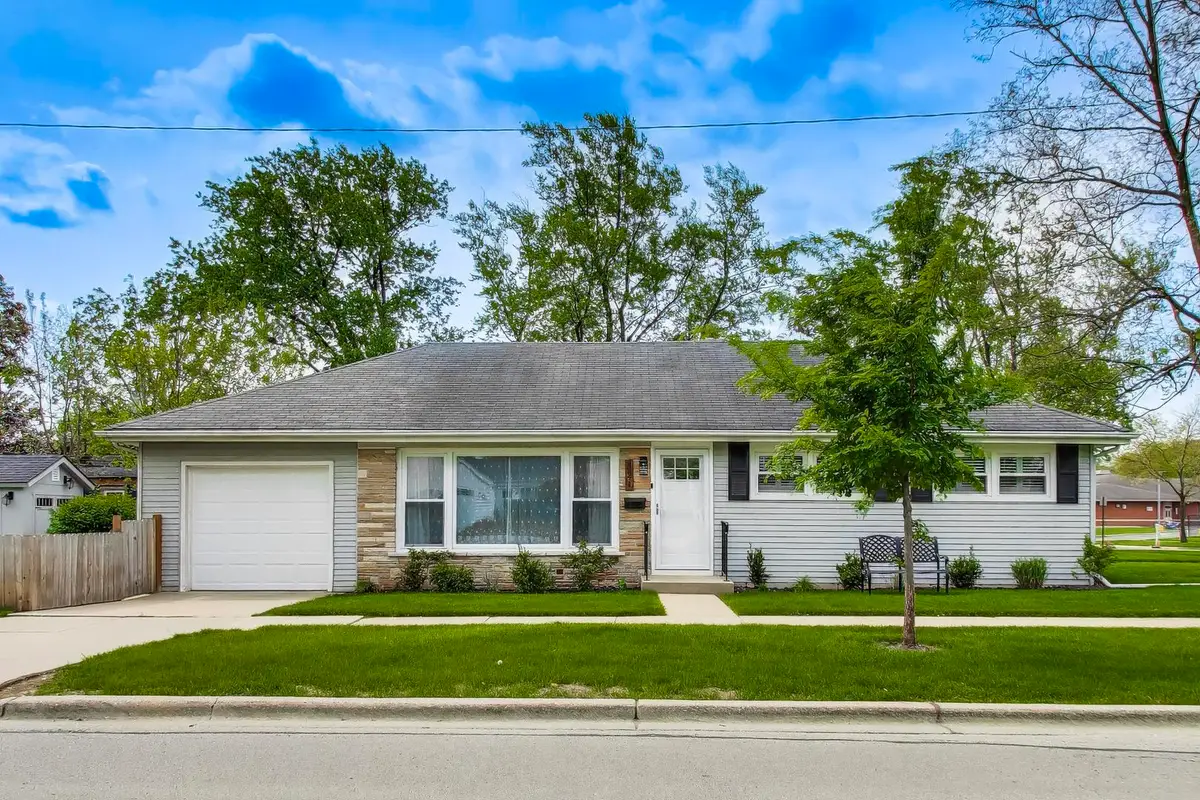321 N Fairview Avenue, Mount Prospect, IL 60056 - #1