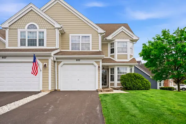 605 Kingsbridge Drive, Carol Stream, IL 60188
