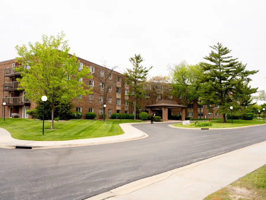 1500 Robin Circle #420, Hoffman Estates, IL 60169 - #2
