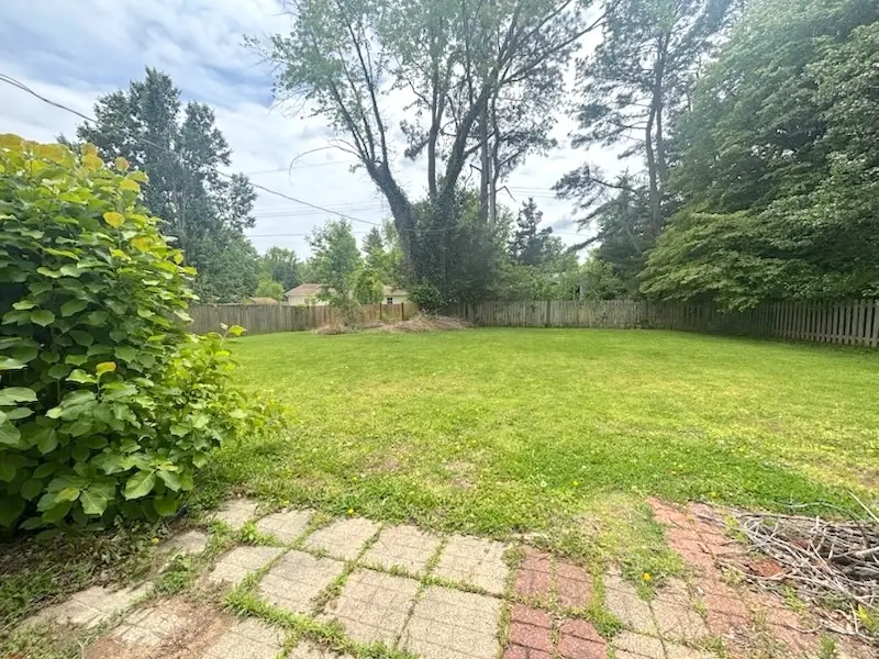 1709 W Sunset Drive, Carbondale, IL 62901 - #2