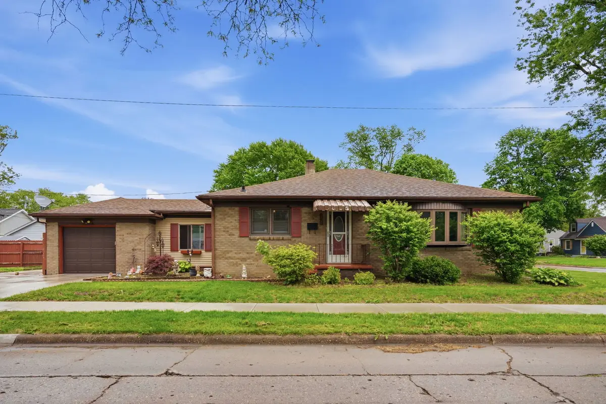 2730 4th Street, Moline, IL 61265 - #1