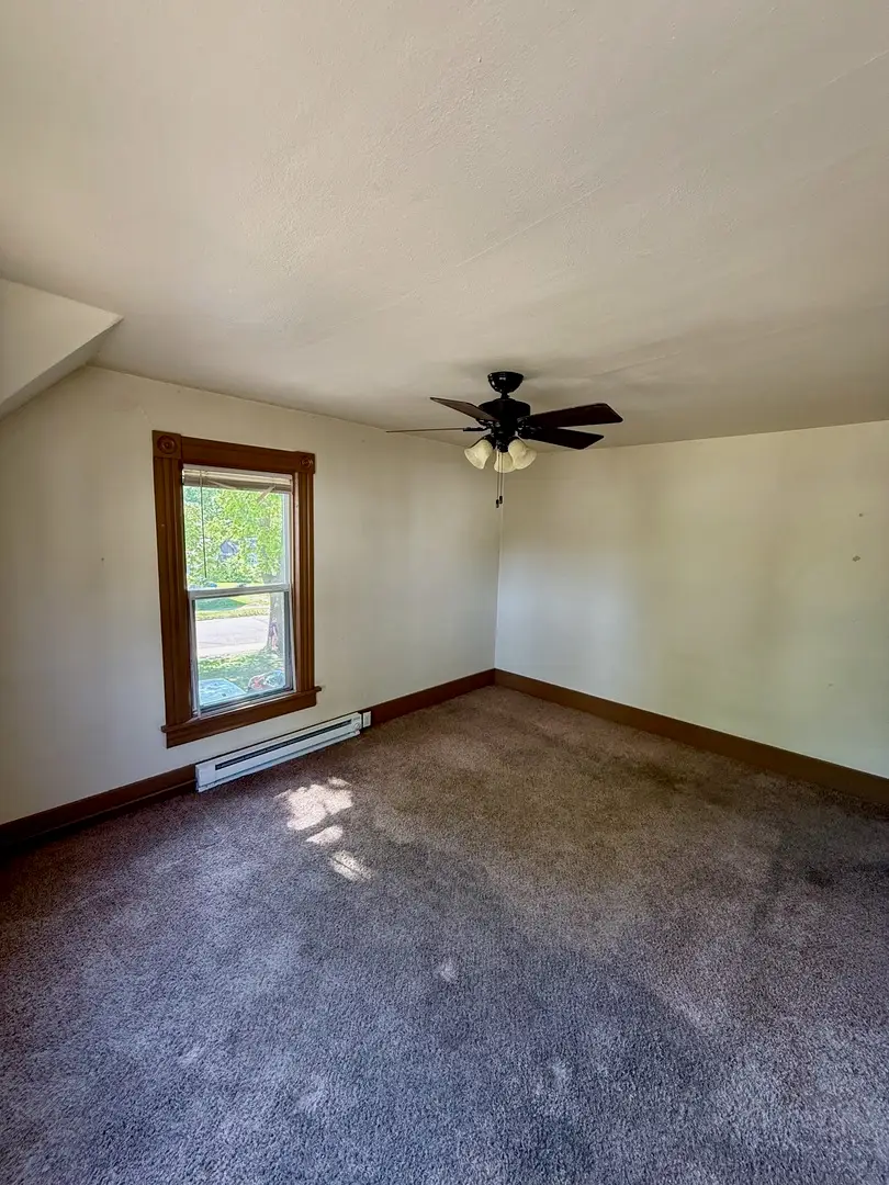 913 W 4th Street, Dixon, IL 61021 - #2