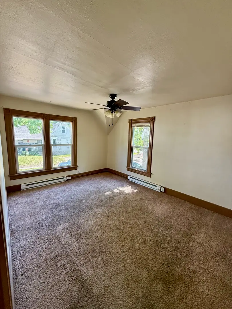913 W 4th Street, Dixon, IL 61021 - #3