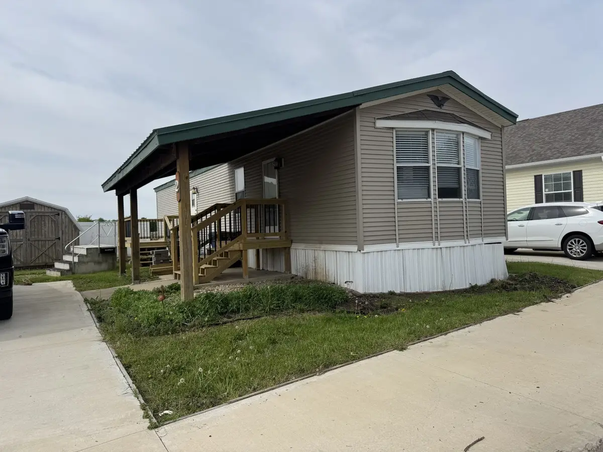 2705 St Vincents Avenue #2, Lasalle, IL 61301 - #1