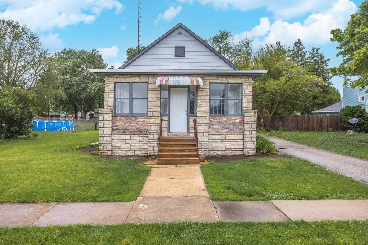 125 E Jackson Street, Cullom, IL 60929 - #1