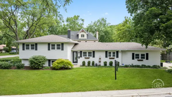 325 Hemlock Lane, Naperville, IL 60540