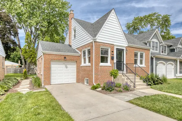 948 N Salem Avenue, Arlington Heights, IL 60004