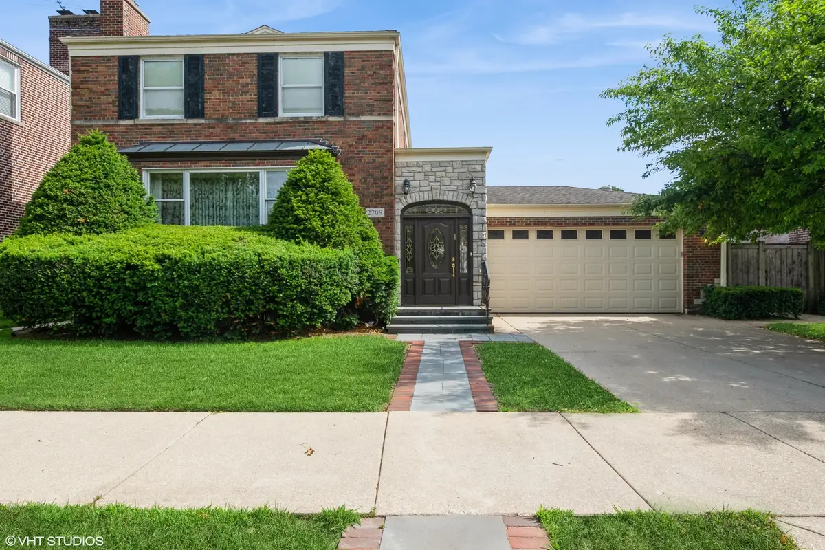 2709 W Sherwin Avenue, Chicago, IL 60645 - #1