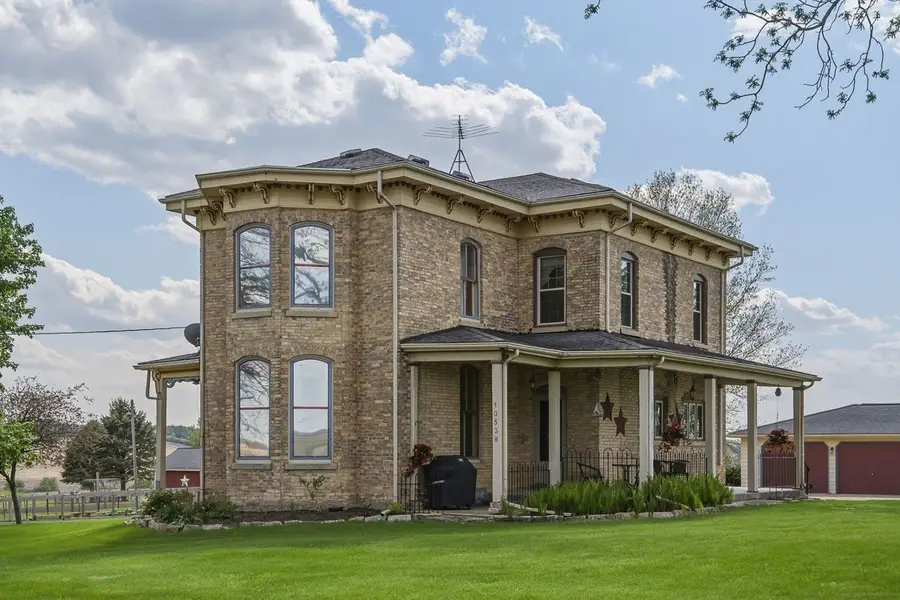 10538 N Pecatonica Road, Leaf River, IL 61047 - #2