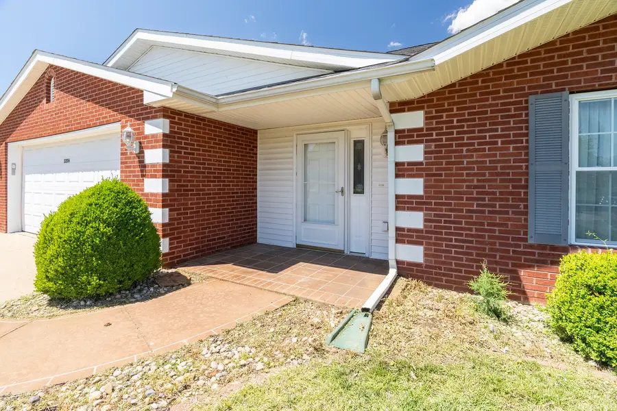 3206 Cherokee Drive, Marion, IL 62959 - #3