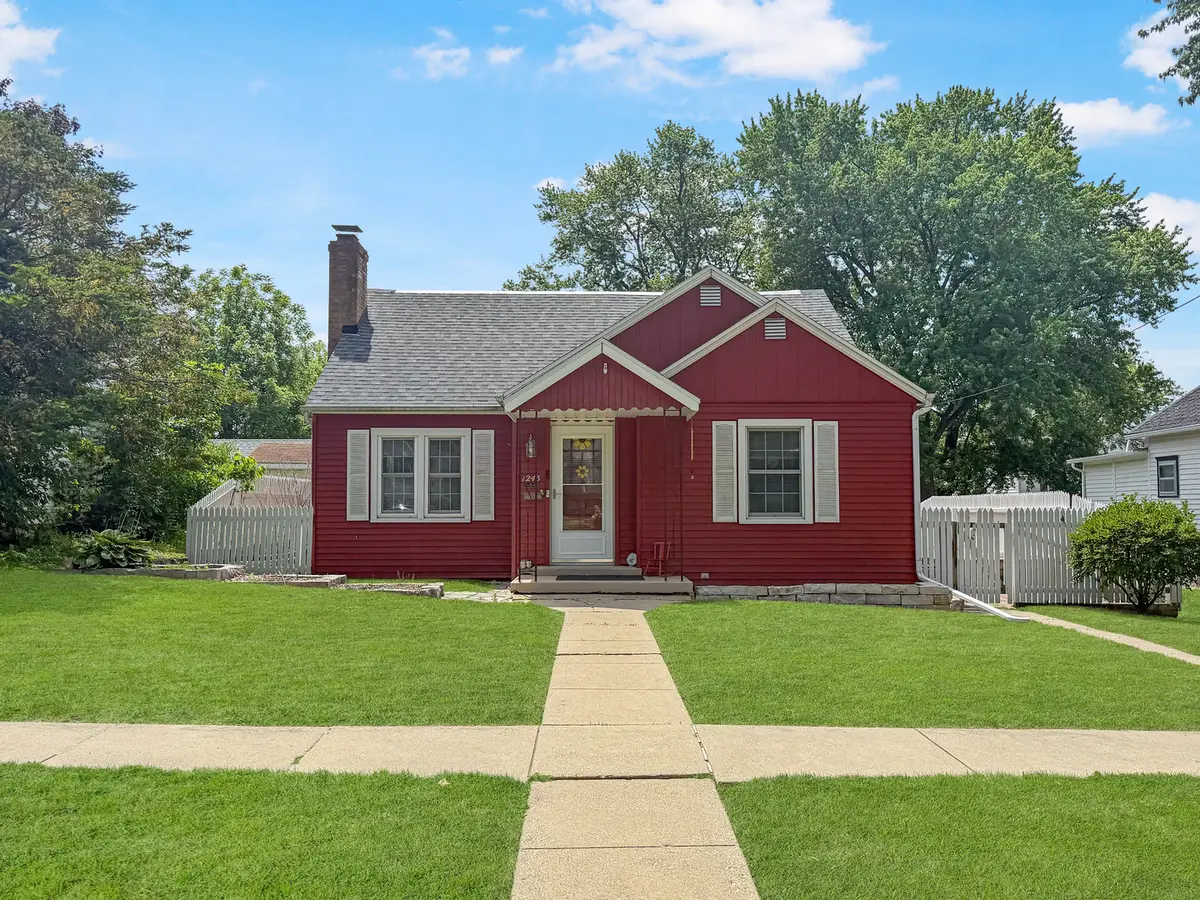 1245 W Harrison Street, Freeport, IL 61032 - #1