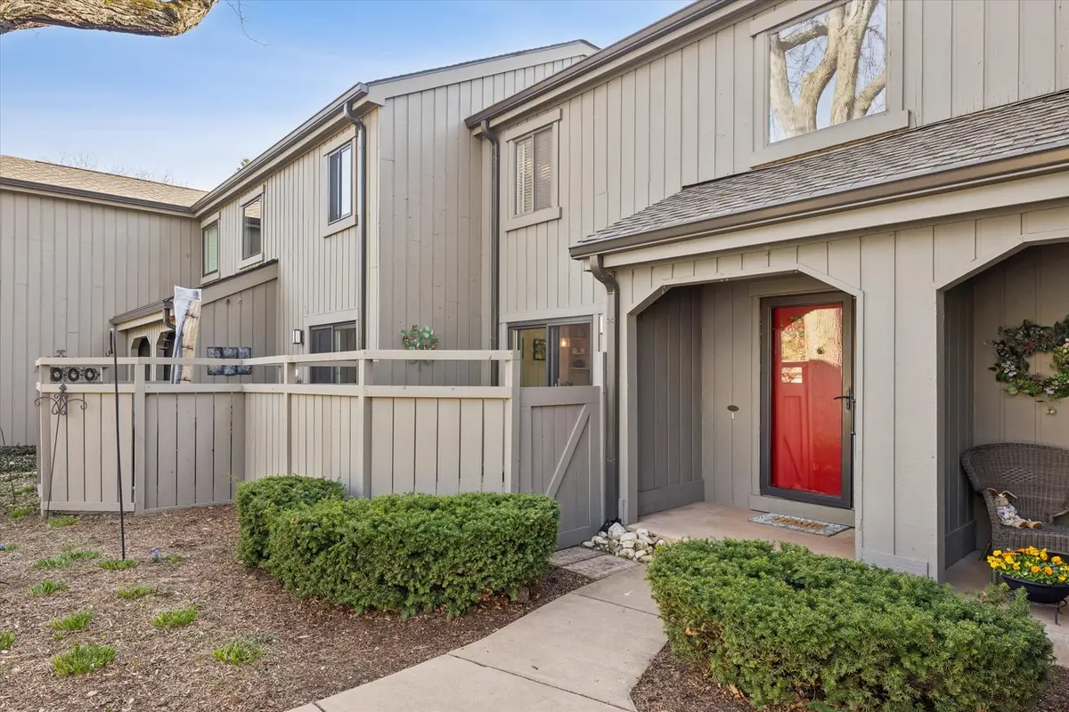 404 Shoreline Road #298, Lake Barrington, IL 60010 - #1