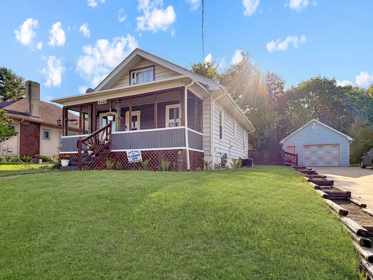 1258 S Blackhawk Avenue, Freeport, IL 61032 - #1