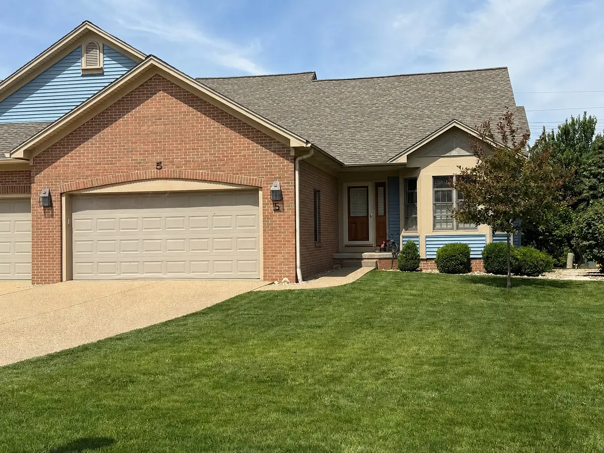 5 Spruce Court, Bloomington, IL 61704 - #1