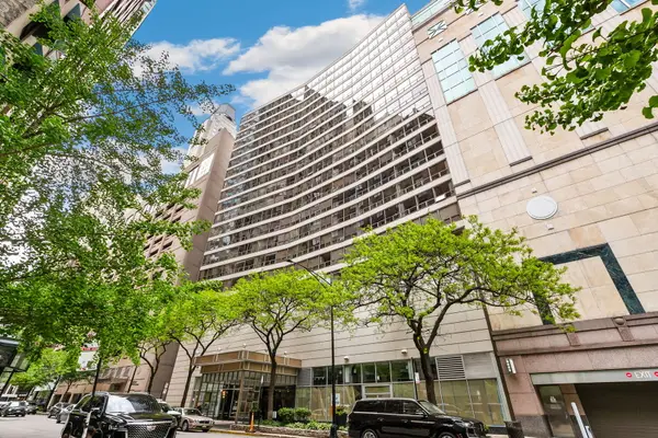 110 E Delaware Place #704, Chicago, IL 60611