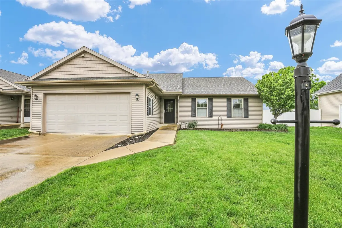 707 Chickory Drive, Champaign, IL 61822 - #1