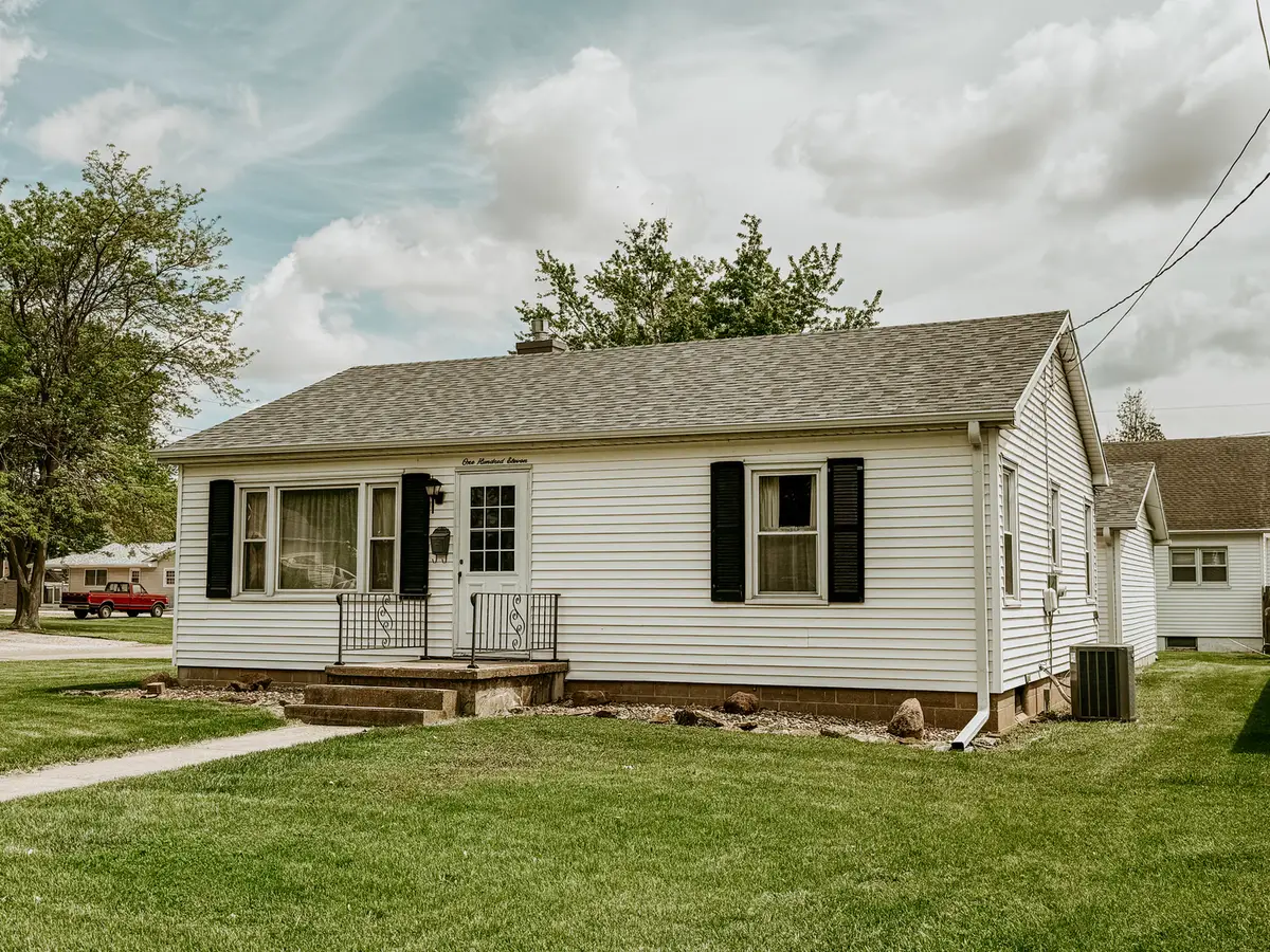 111 6th Avenue, Mendota, IL 61342 - #1