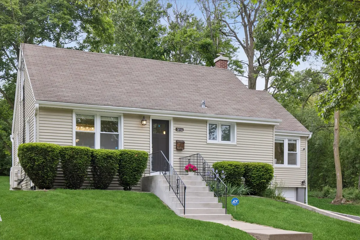 304 Bryant Avenue, Glen Ellyn, IL 60137 - #1