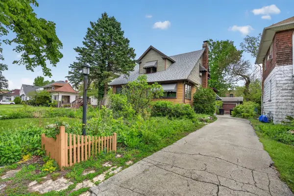 11427 S Longwood Drive, Chicago, IL 60643
