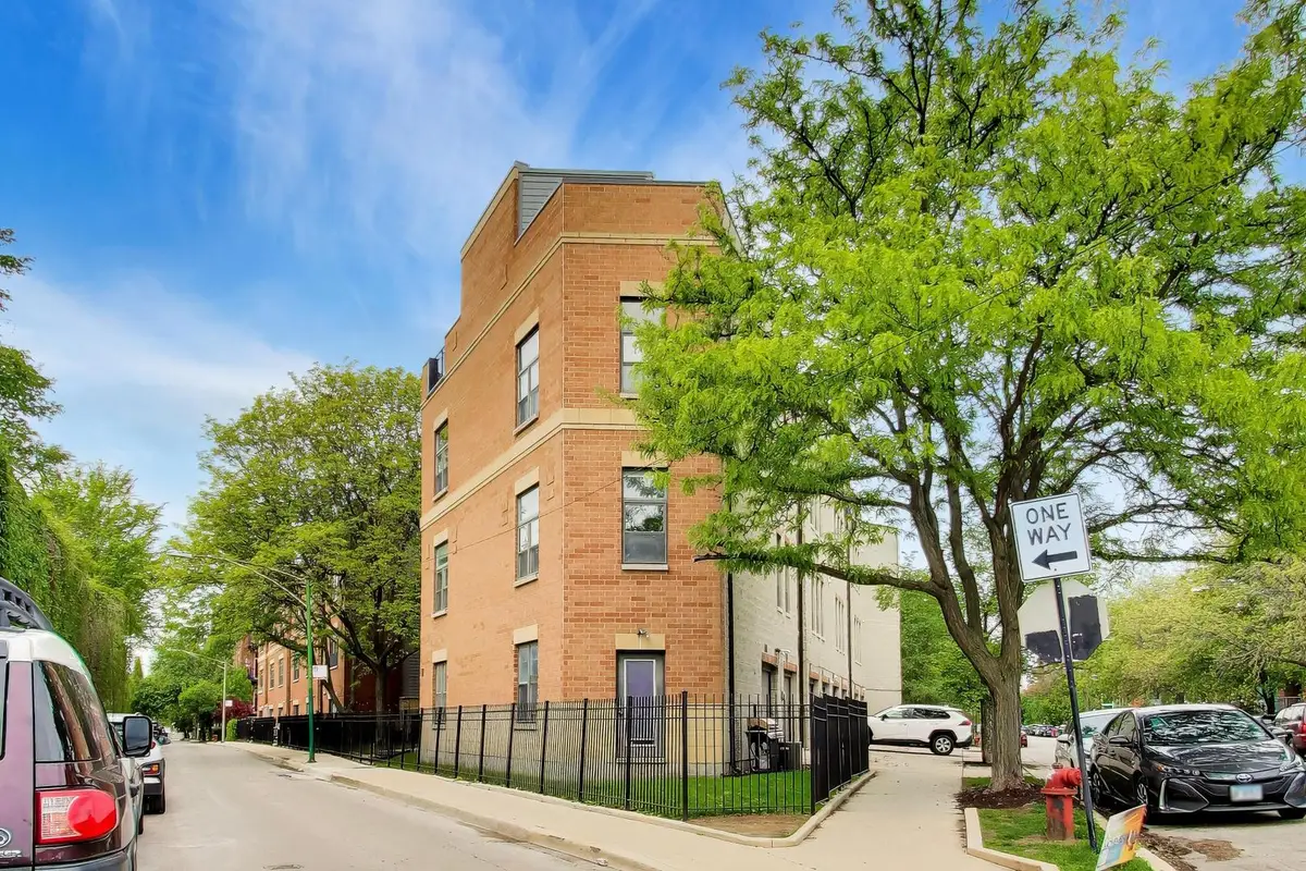 2300 W Bloomingdale Avenue, Chicago, IL 60647 - #1