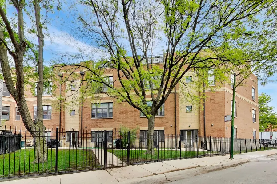2300 W Bloomingdale Avenue, Chicago, IL 60647 - #2