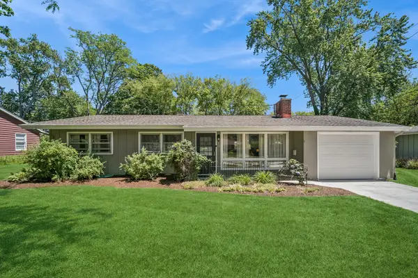 138 Kimberly Road, East Dundee, IL 60118