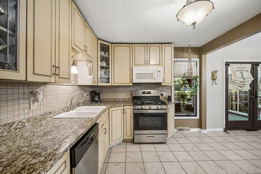 138 Kimberly Road, East Dundee, IL 60118 - #3