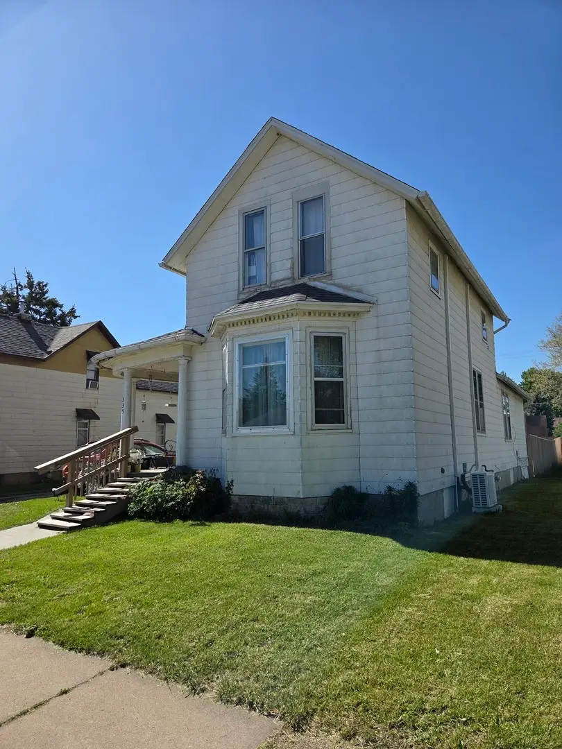 335 6th Avenue N, Clinton, IA 52732 - #1