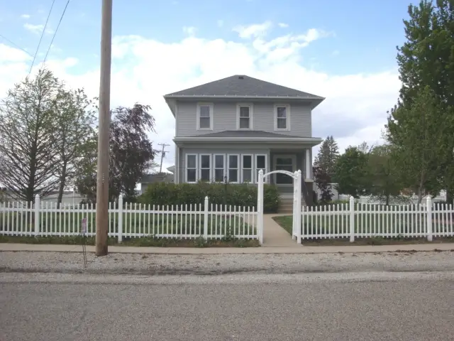 429 W Koplin Avenue, Cissna Park, IL 60924 - #1