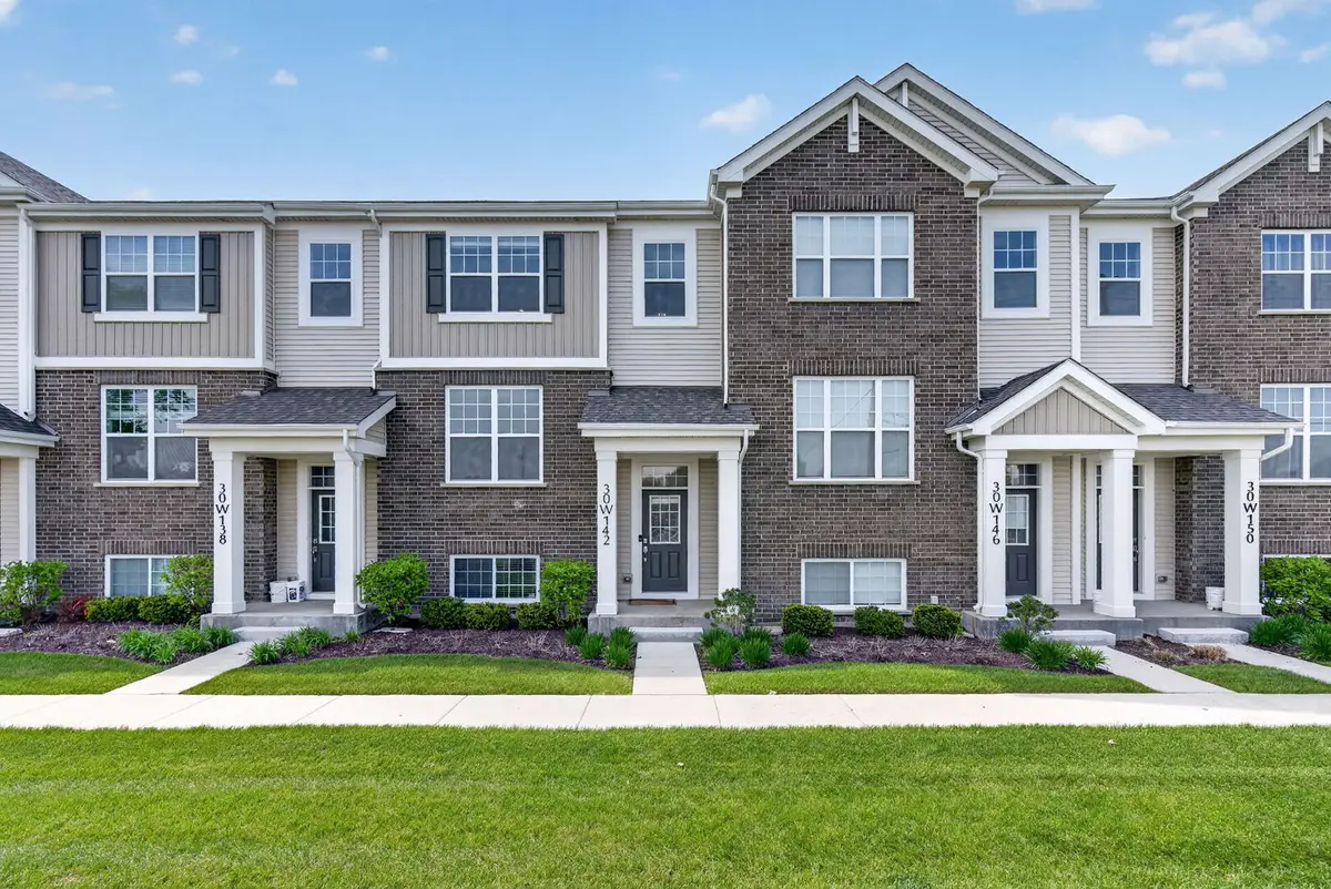 30W142 Wheeler Circle, Warrenville, IL 60563 - #1