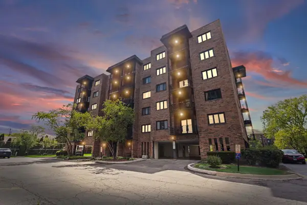 9331 Landings Lane #605, Des Plaines, IL 60016