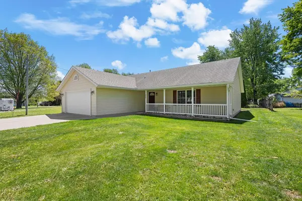 315 E Lotte Street, Blue Grass, IA 52726