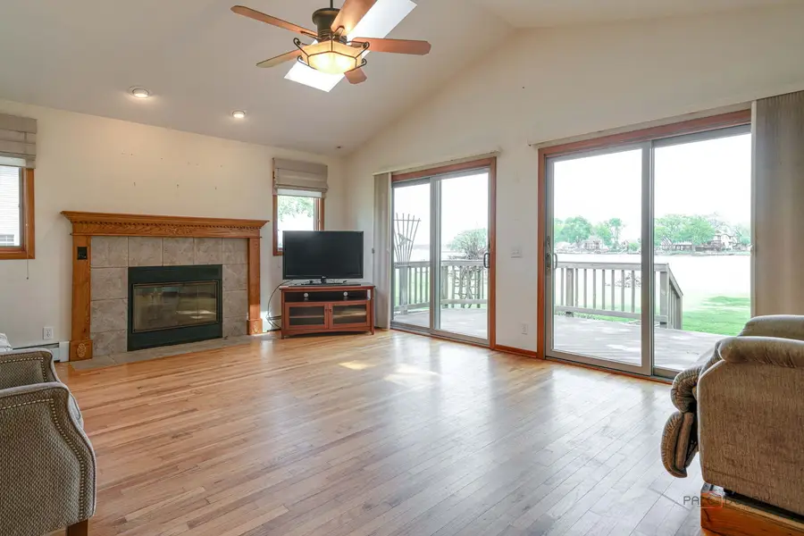 4226 N Riverdale Drive, McHenry, IL 60051 - #2