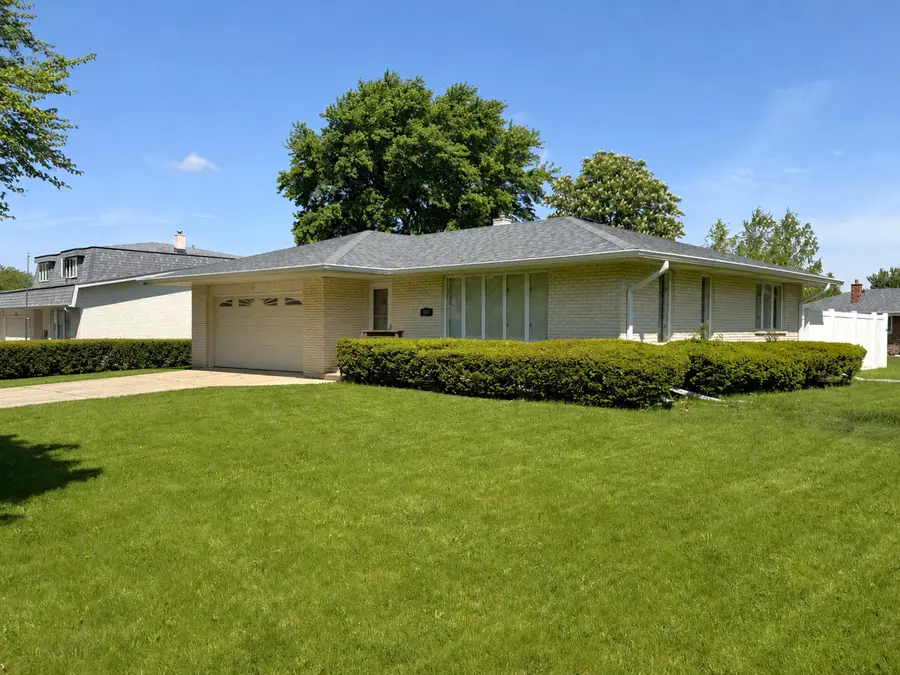 901 Lark Street, Peotone, IL 60468 - #2