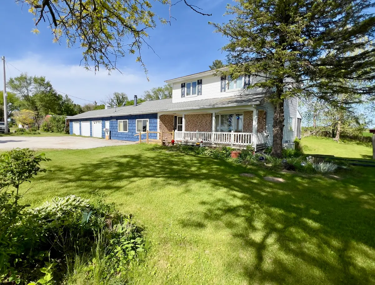 13605 100th Avenue, Davenport, IA 52804 - #1