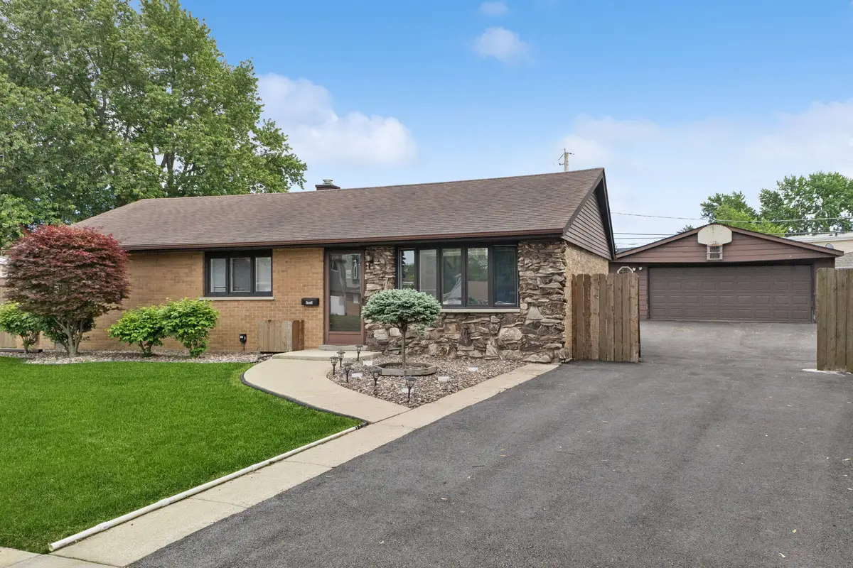 6923 Elder Court, Bridgeview, IL 60455 - #1