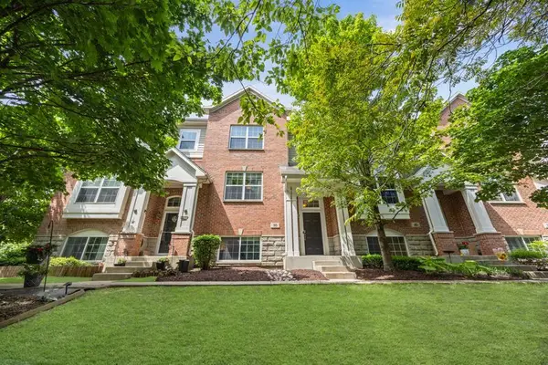 55 Grace Court #8-27, Lemont, IL 60439