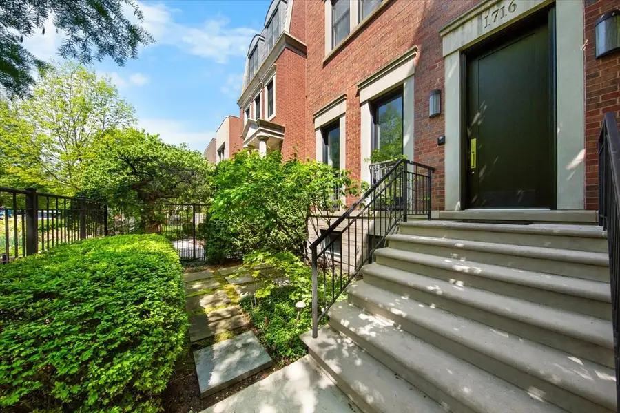 1716 W Wolfram Street, Chicago, IL 60657 - #2