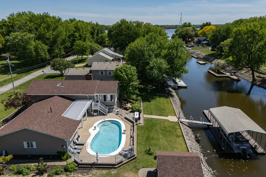 3530 E Harbor Drive, Bettendorf, IA 52722 - #2